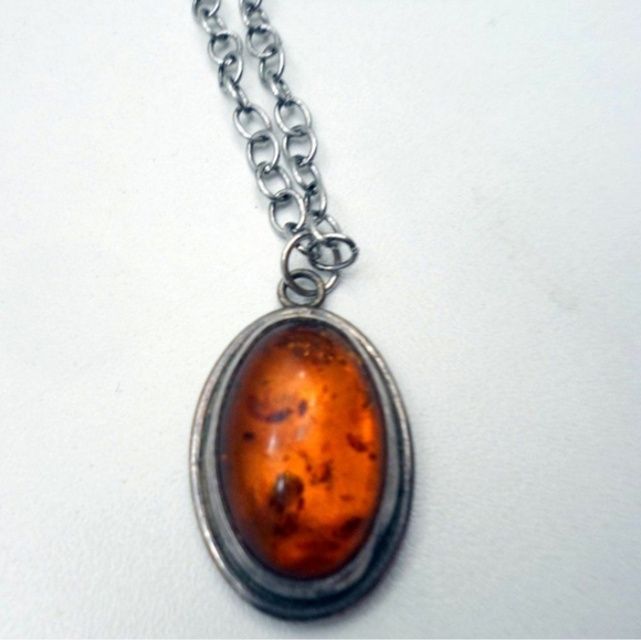 Vintage 1940s Silver & Amber Amulet with silver chain - Picture 2 of 4